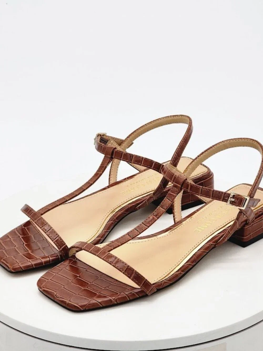 Things II Come Alexandra-SY Brown Croc Embossed T-Strap Sandals Women's Size 6.5
